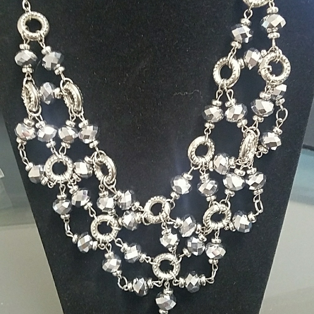 NWOT beautiful handmade necklace